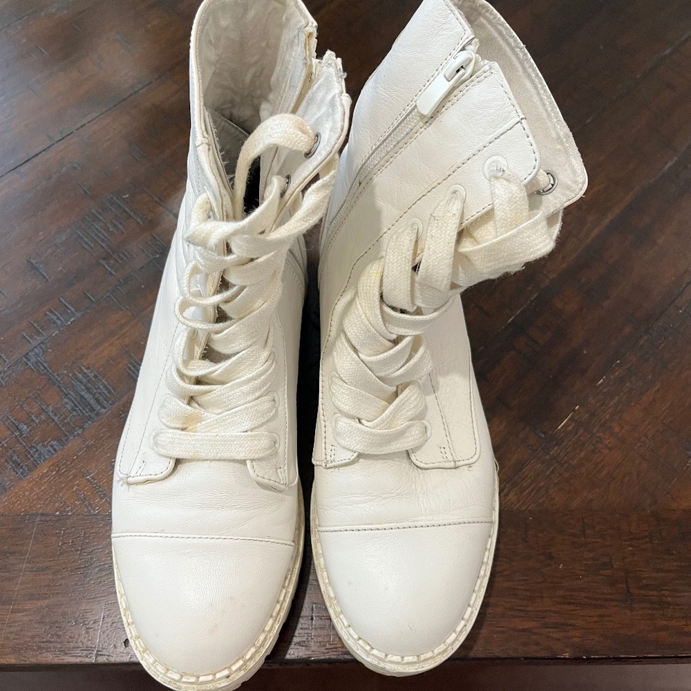 Bershka lace front boots in white